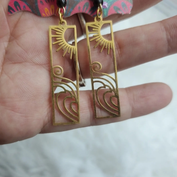 Handmade Beautiful Artisan dangle Earrings - Picture 5 of 16